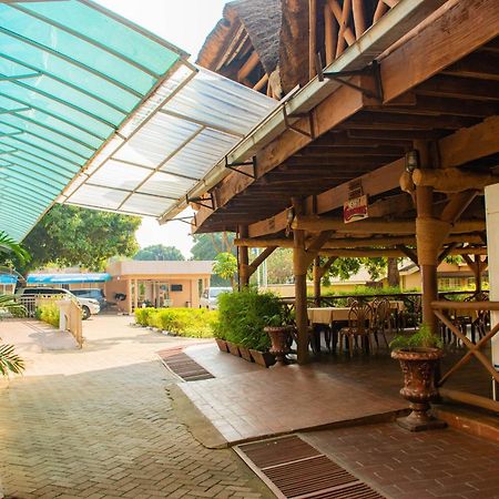 Bomah Hotel Limited Gulu エクステリア 写真