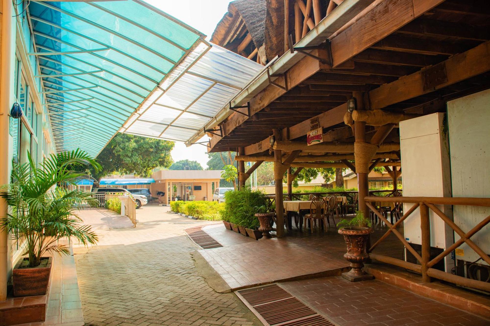 Bomah Hotel Limited Gulu エクステリア 写真