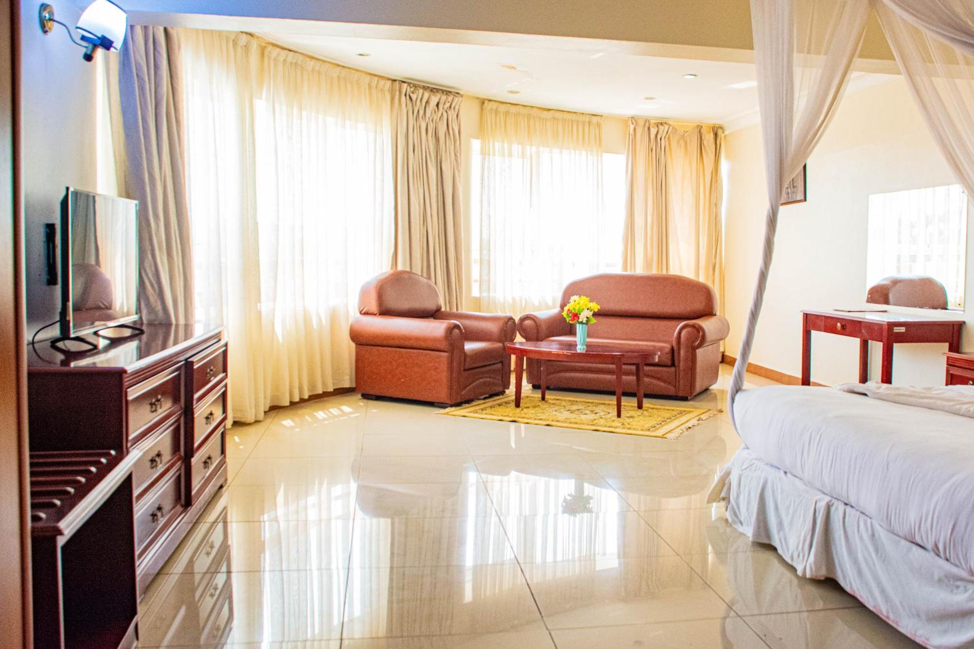 Bomah Hotel Limited Gulu エクステリア 写真